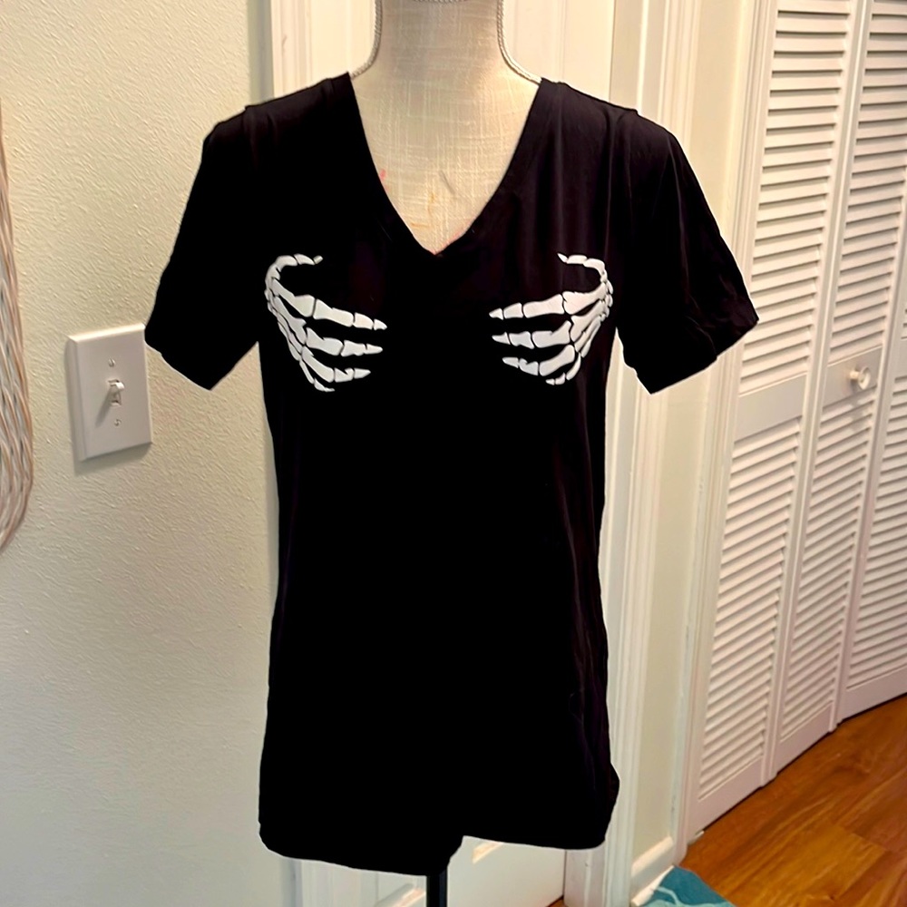 Zenana skeleton hands tee shirt